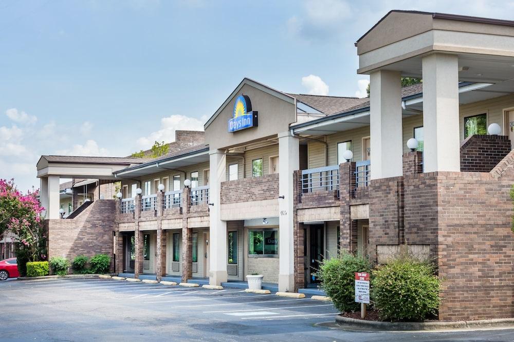 Days Inn By Wyndham Raleigh Glenwood-Crabtree Extérieur photo