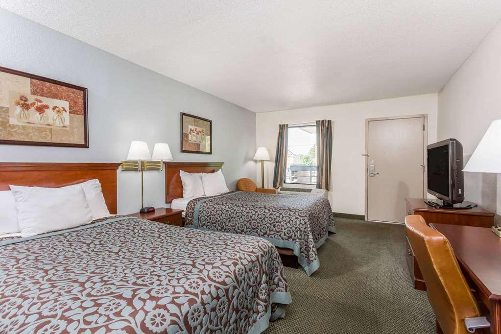 Days Inn By Wyndham Raleigh Glenwood-Crabtree Chambre photo