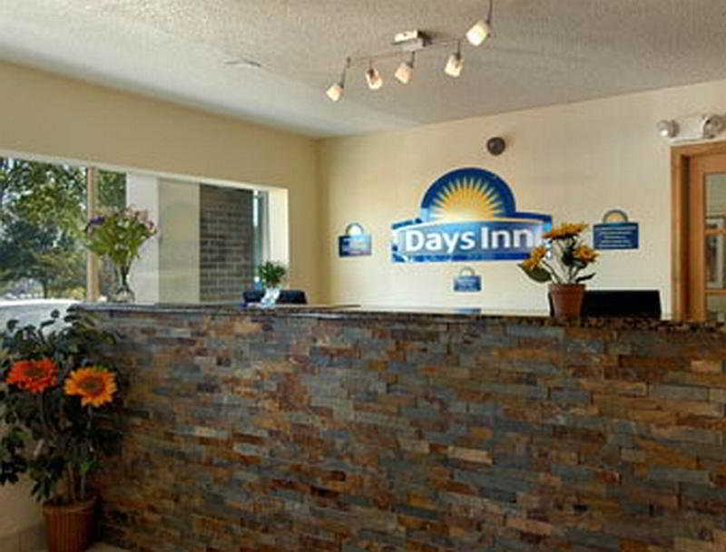 Days Inn By Wyndham Raleigh Glenwood-Crabtree Extérieur photo